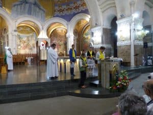 Pendant la messe d'ouverture du pèlerinage, à la basilique Notre-Dame du Rosaire